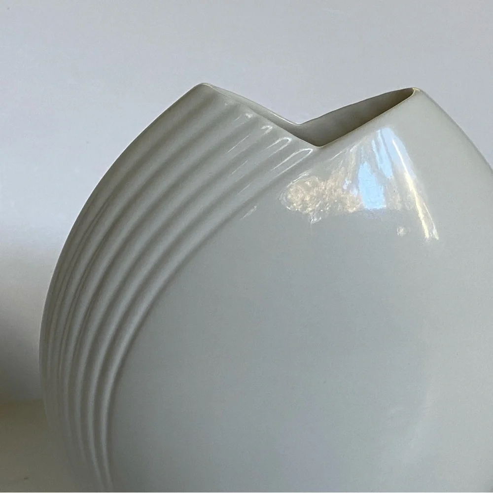 Art Deco Vase Christopher Stuart Tempest Bone China Y1510 White 6.5” Vintage EUC